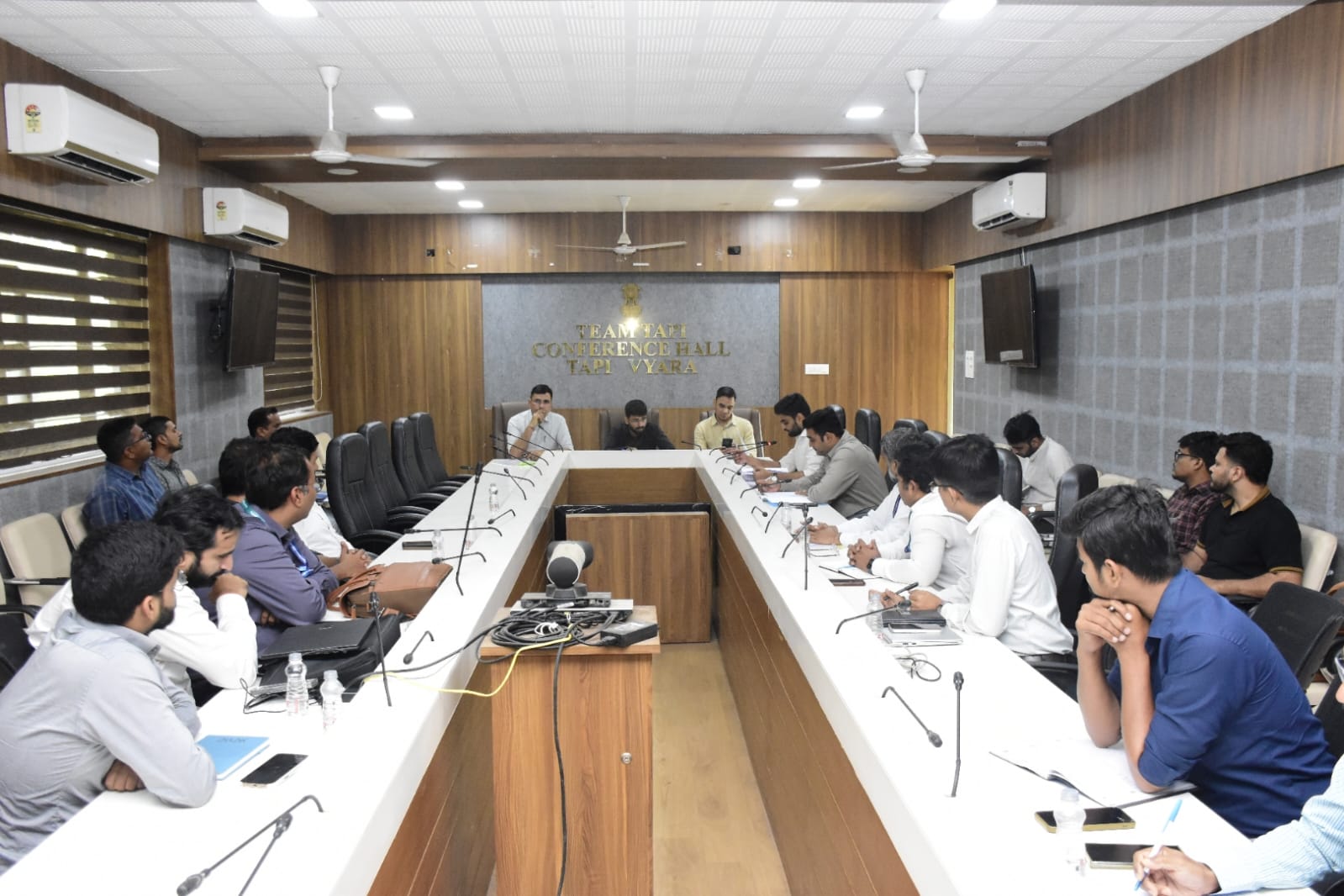 તાપી જિલ્લામાં પેટ્રોલ-ડીઝલ અને રાંધણગેસનો પૂરતો જથ્થો ઉપલબ્ધ: અફવાઓથી દૂર રહેવા કલેક્ટરની અપીલ